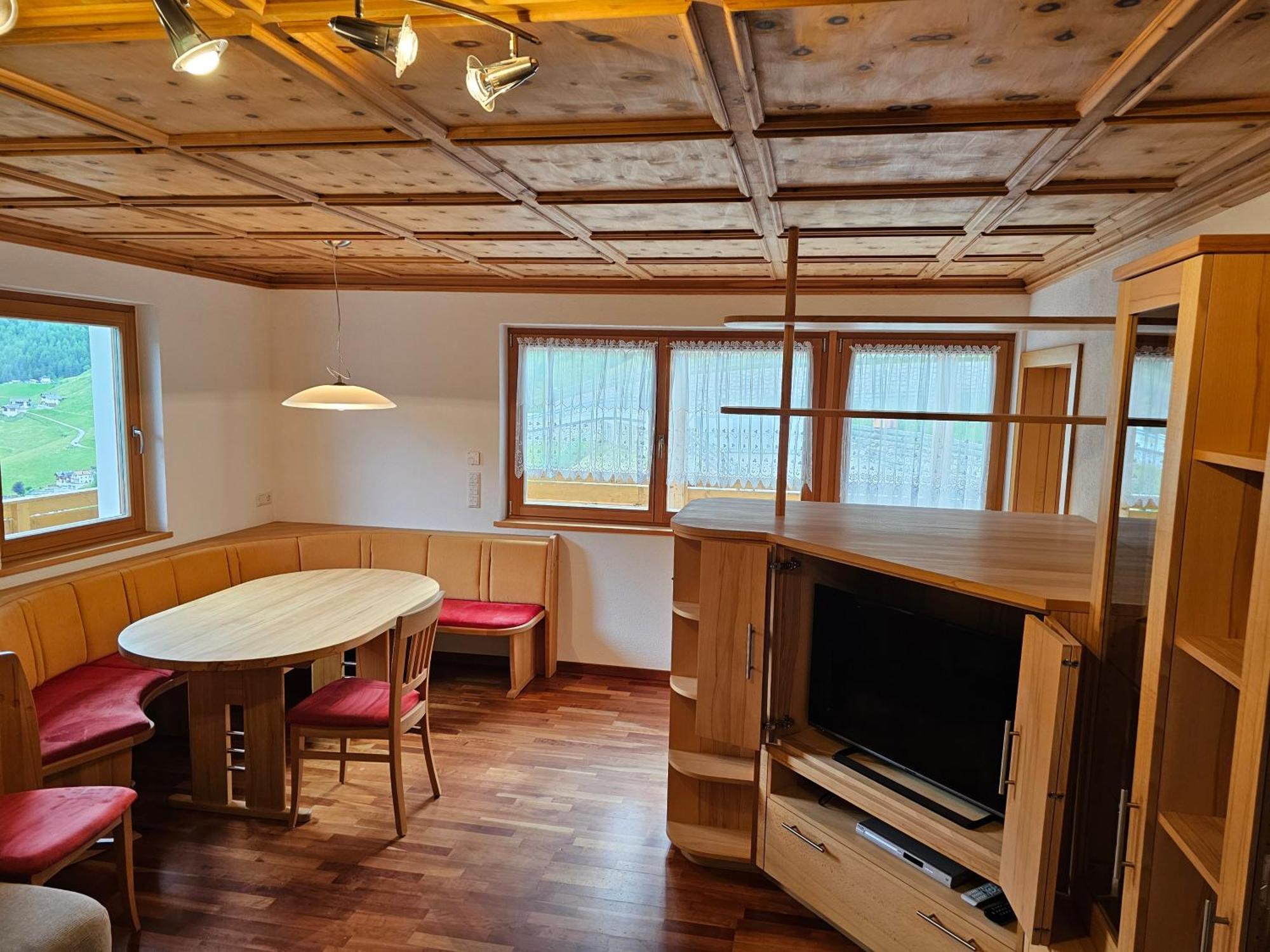 Alpenblick Lodge Tscholl Мартело Екстериор снимка