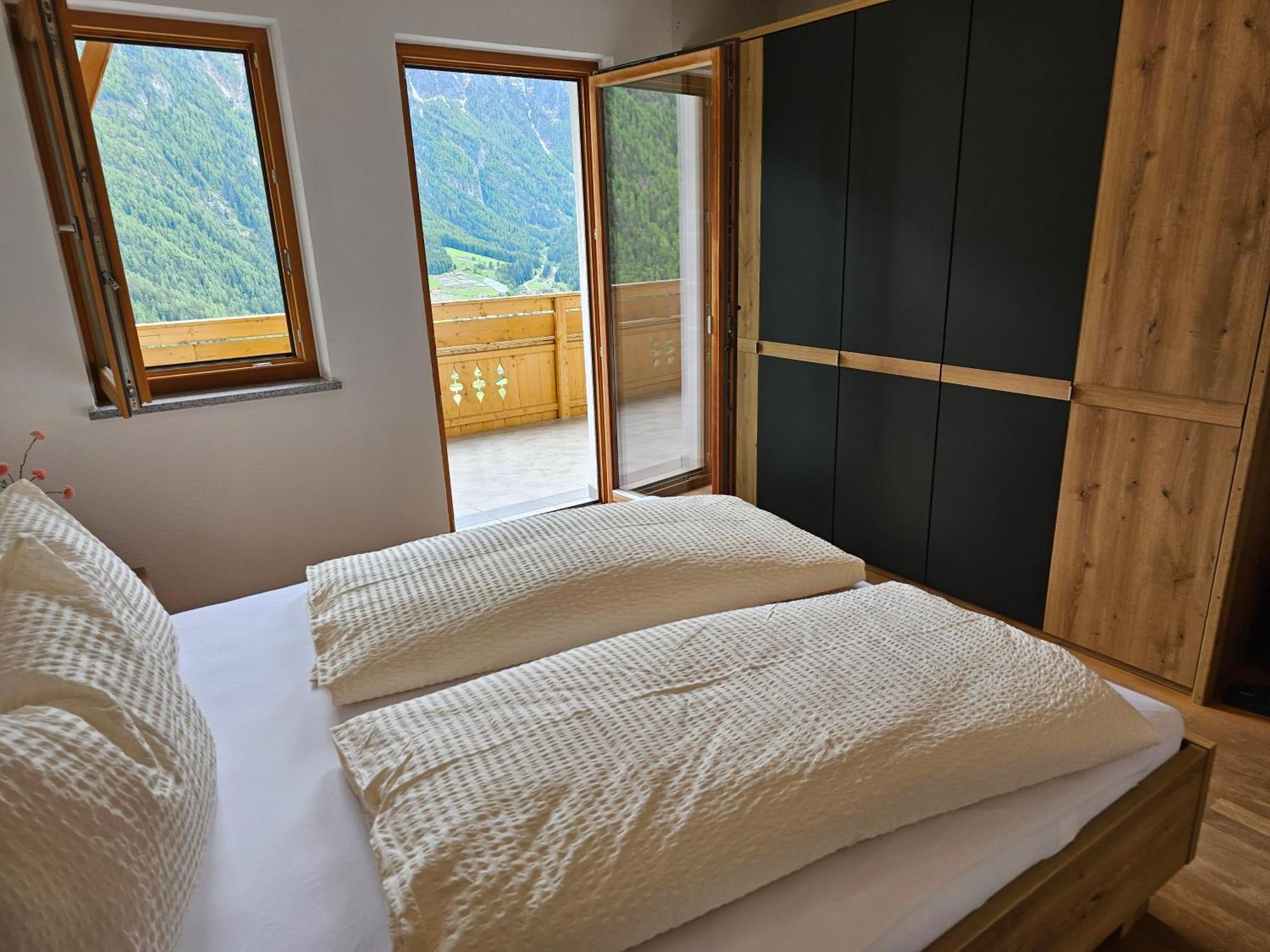 Alpenblick Lodge Tscholl Мартело Екстериор снимка